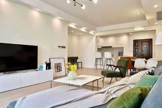 3BR Apartment in Xujiahui