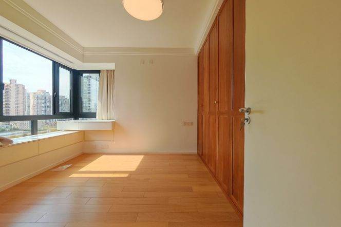 2BR Apartment in Jing'an (L7/L13)