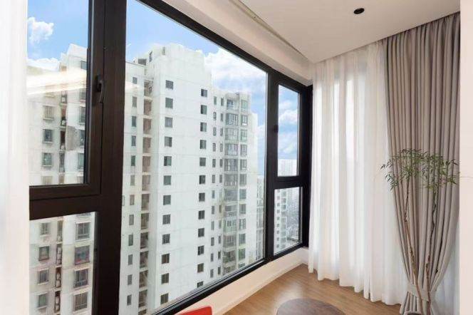 High-Floor 2BR Apartment near Zhenping Rd Metro (L3/L4/L7)