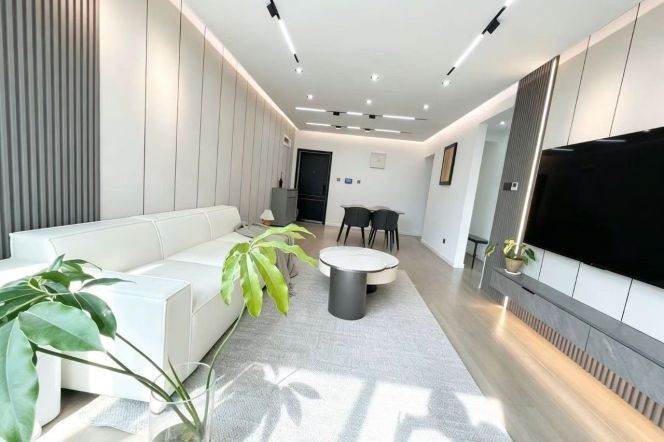 High-Floor 2BR Apartment at Brilliant City (L3/L4)