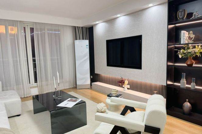 High-Floor Spacious 1BR Apartment near World Expo Museum Metro (L4/L13)
