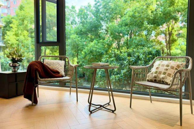 3BR Apartment in Jing'an with Green View (L2/L11)