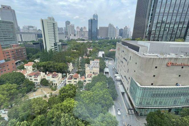 High-Floor 5BR Apartment in Gubei (L10/L15)