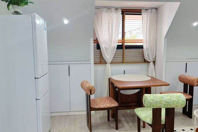 1BR Lane House near The Center (L1/L10/L12)