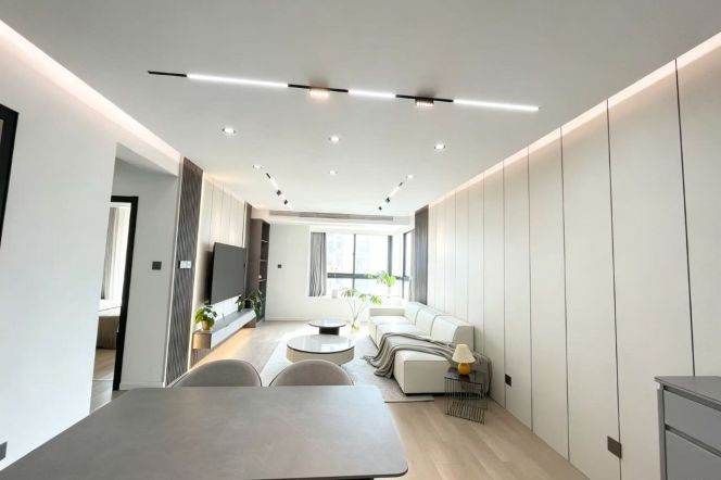 High-Floor 2BR Apartment at Brilliant City (L3/L4)