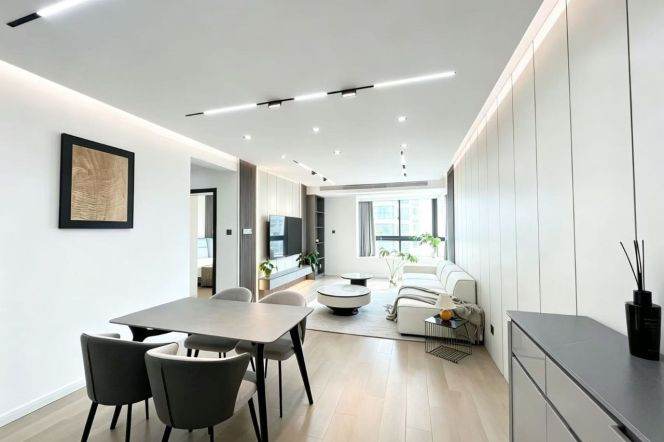 High-Floor 2BR Apartment at Brilliant City (L3/L4)