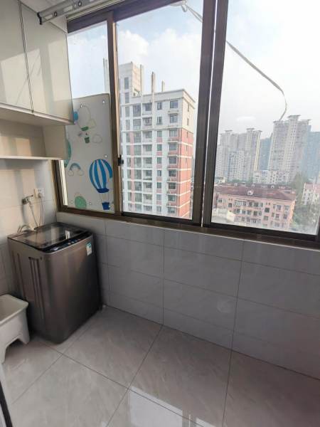 Housing image — Balcony