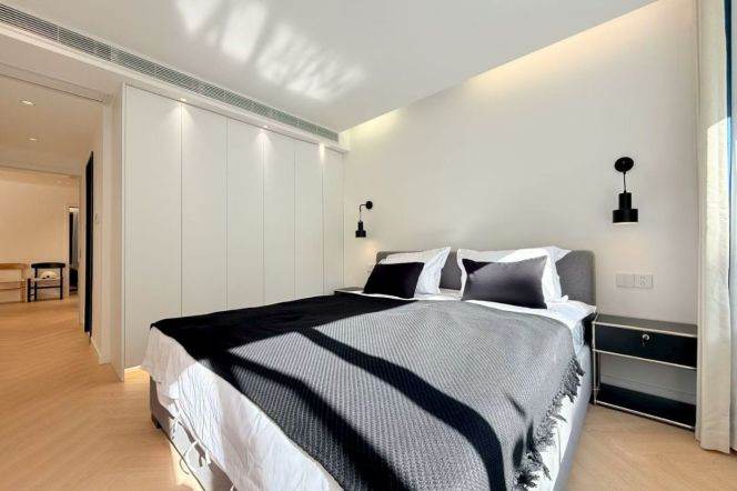 4BR Apartment in Jing'an (L13/L14)