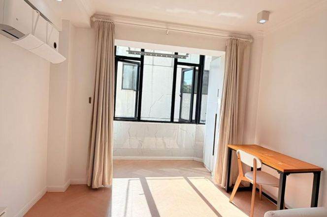 1BR Apartment near Jiangsu Rd Metro (L2/L11)