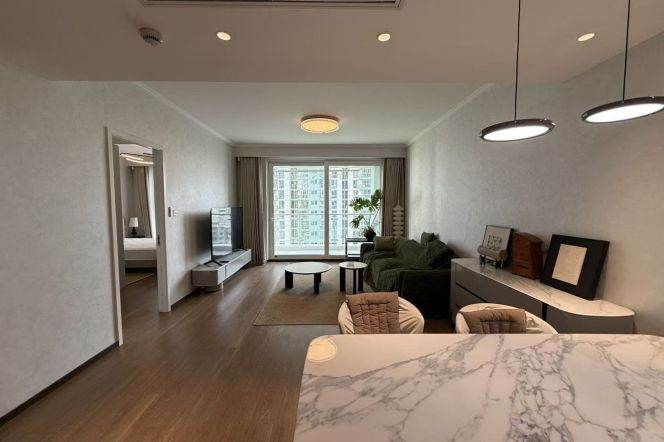 Spacious 2BR Apartment near Dapuqiao Metro (L9/L12)
