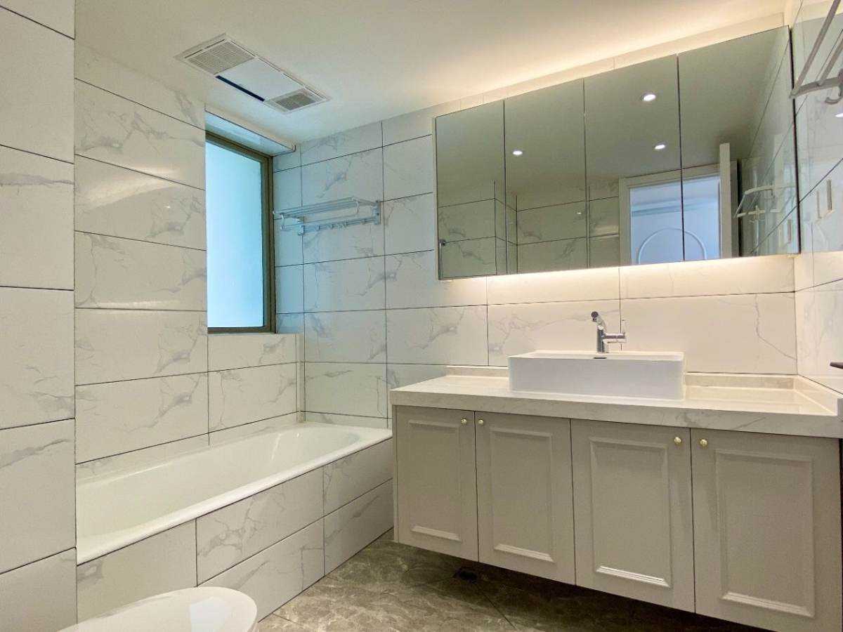 Housing image — Bathroom