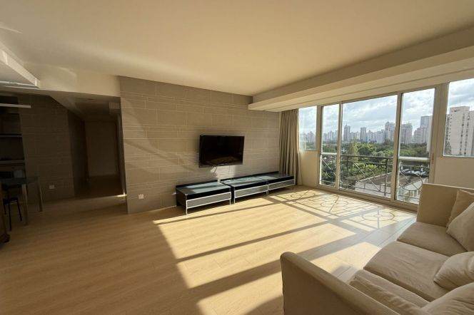 Spacious 2BR Apartment in Old Xuhui