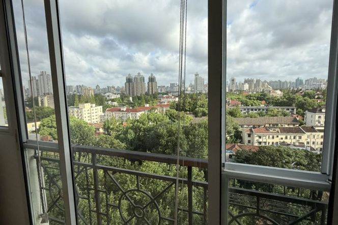 Spacious 2BR Apartment in Old Xuhui