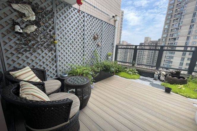 High-Floor 5BR Apartment in Gubei (L10/L15)