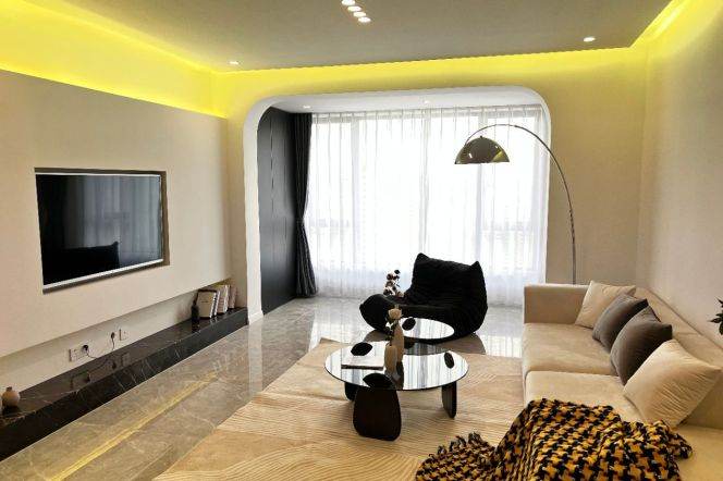 High-Floor 3BR Apartment in Laoximen (L8/L9/L10)