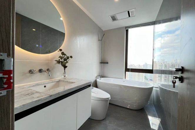 High-Floor 3BR Apartment in Laoximen (L8/L9/L10)