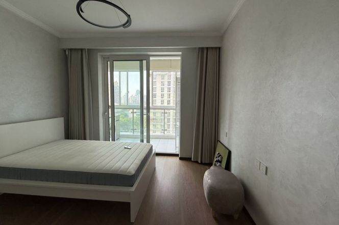 Spacious 2BR Apartment near Dapuqiao Metro (L9/L12)
