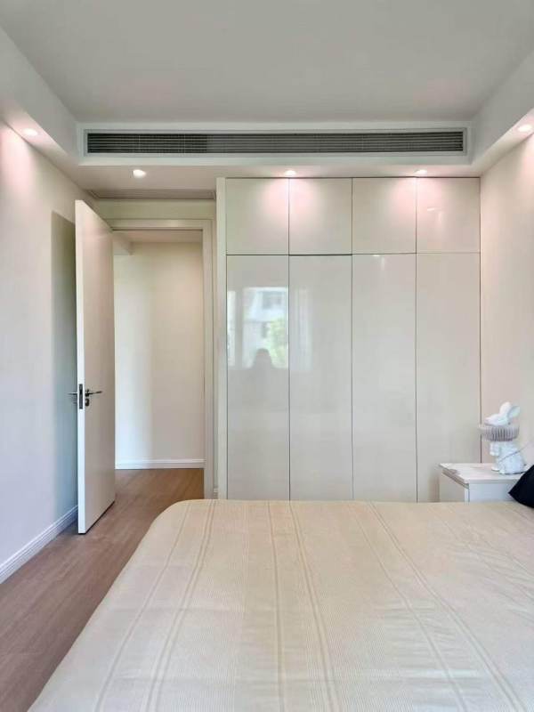 Housing image — Bedroom