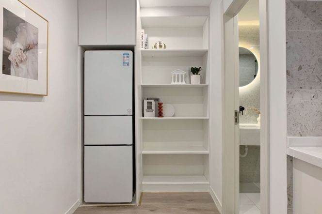 1BR Apartment in Jing'an (L7)