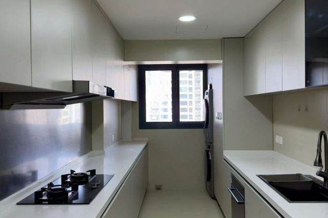 High-Floor Spacious 2BR Apartment near Xintiandi Metro (L10/L13)