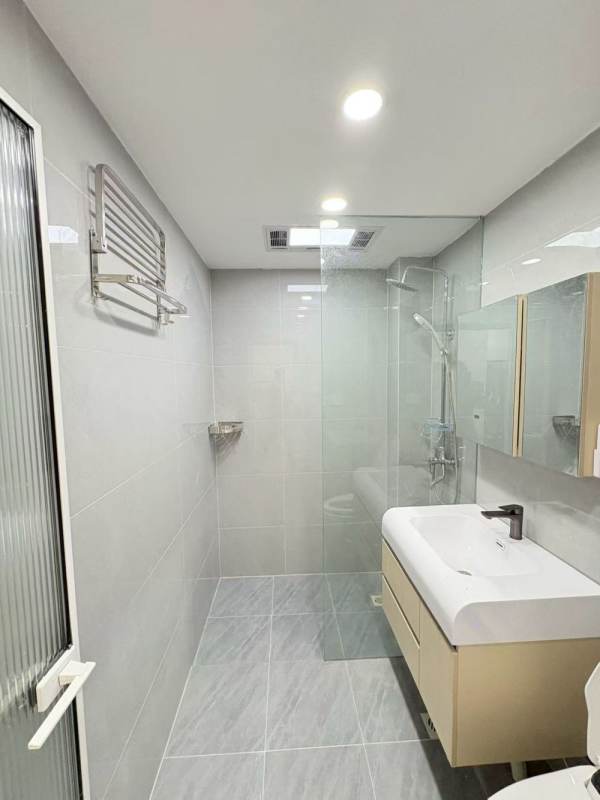 Housing image — Bathroom