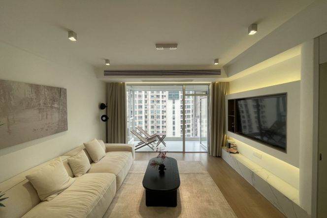 High-Floor 3BR Apartment at Brilliant City with Floor-to-Ceiling Windows (L3/L4)