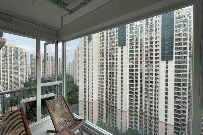 High-Floor 3BR Apartment at Brilliant City with Floor-to-Ceiling Windows (L3/L4)