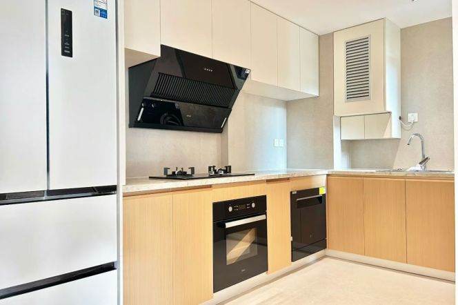 Spacious 2BR Apartment near Yishan Rd Metro (L1/L3/L4/L9)