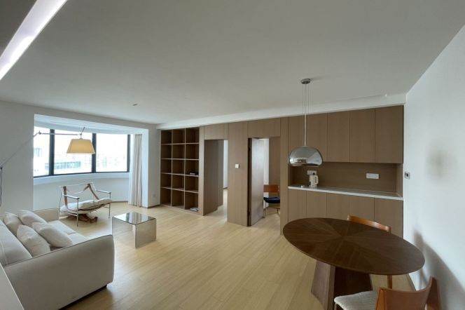 High-Floor 2BR Apartment near Changshou Rd Metro with Outstanding View (L13)