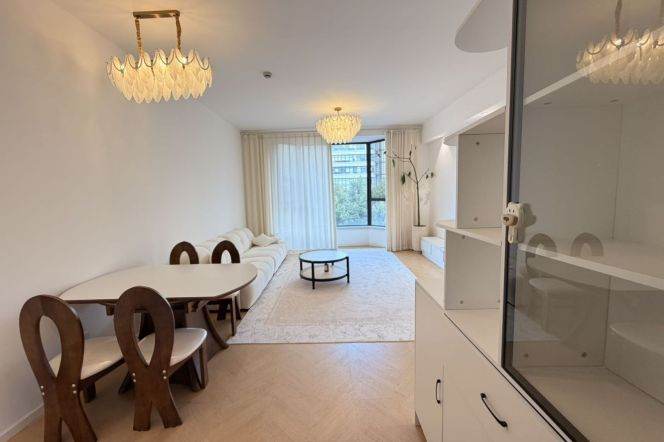 3BR Apartment in Old Xuhui with Floor-to-Ceiling Windows (L9/L12)