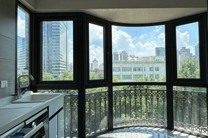 2BR Apartment near Zhongshan Park (L2/L11)