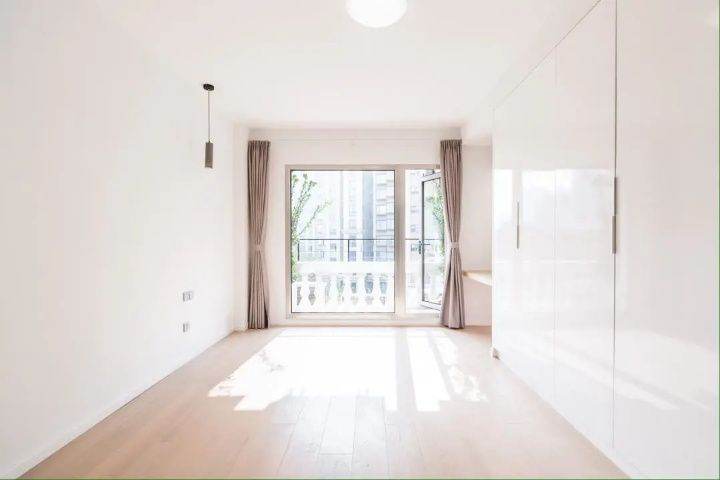 Housing image — Bedroom