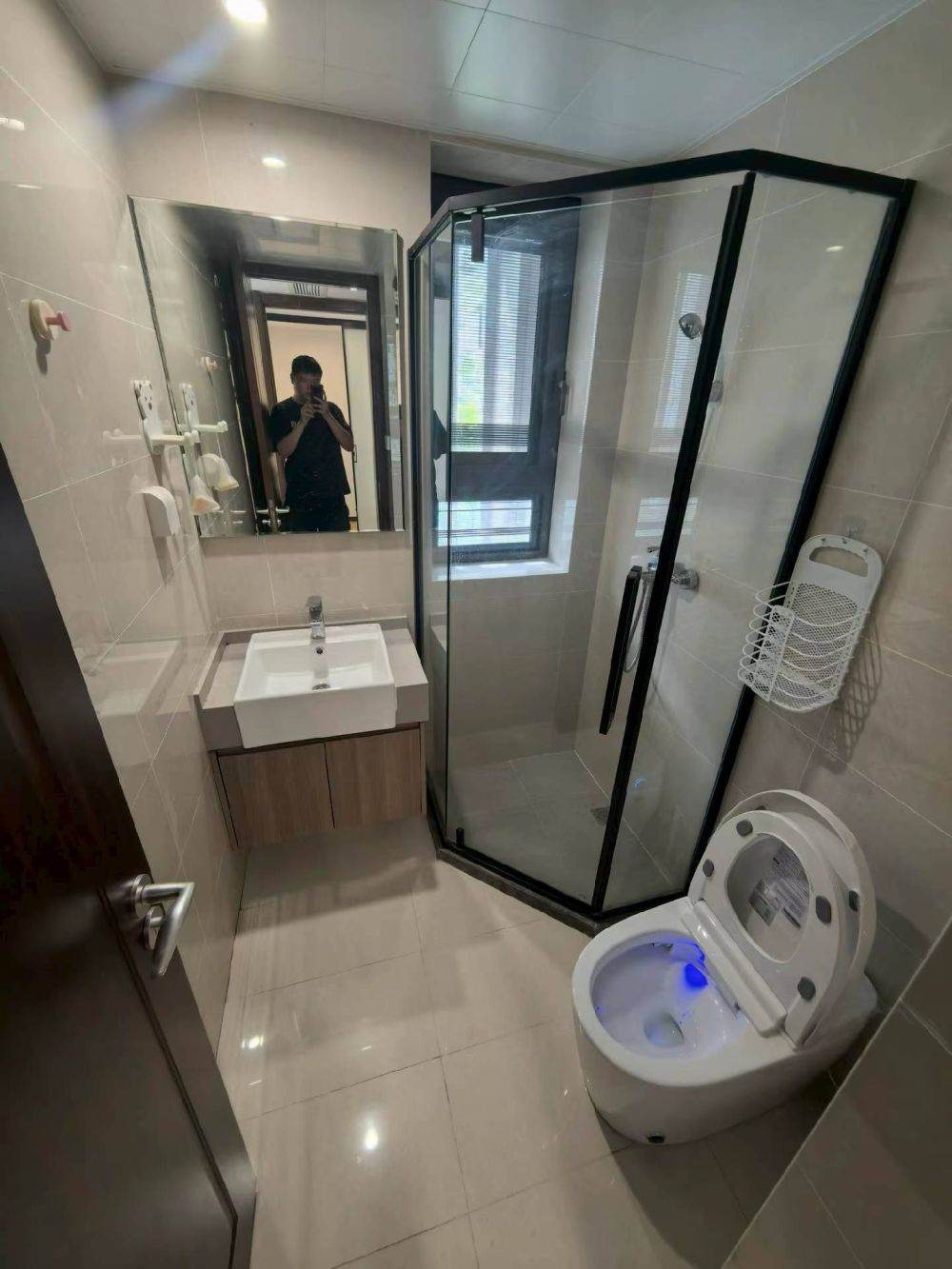 Housing image — Bathroom