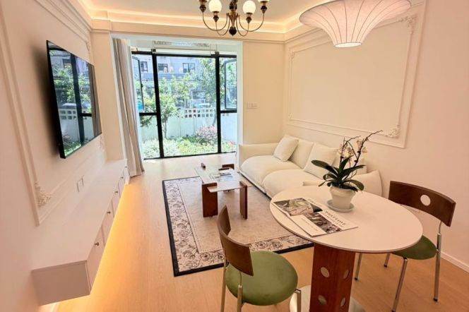 Spacious 1BR Apartment near Jiaotong University Metro