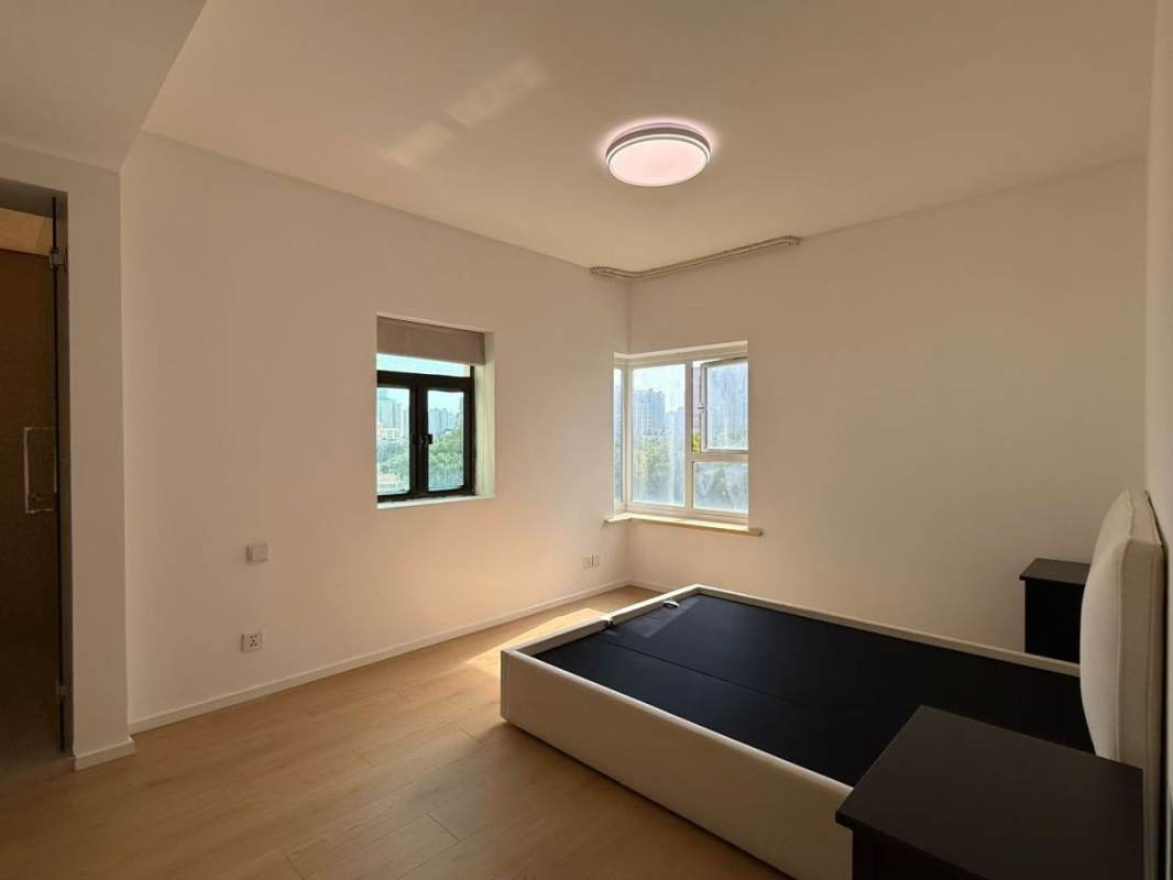 Housing image — Bedroom