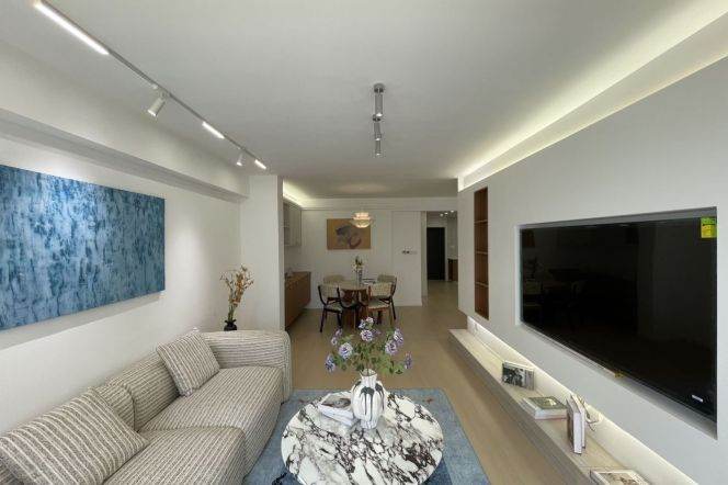 2BR Apartment in Jing'an with Green View