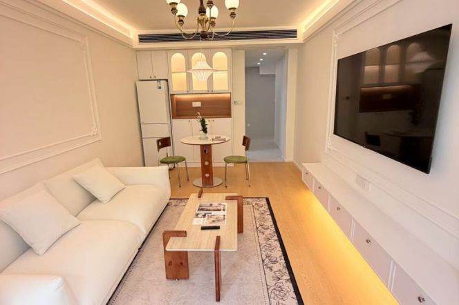 Spacious 1BR Apartment near Jiaotong University Metro