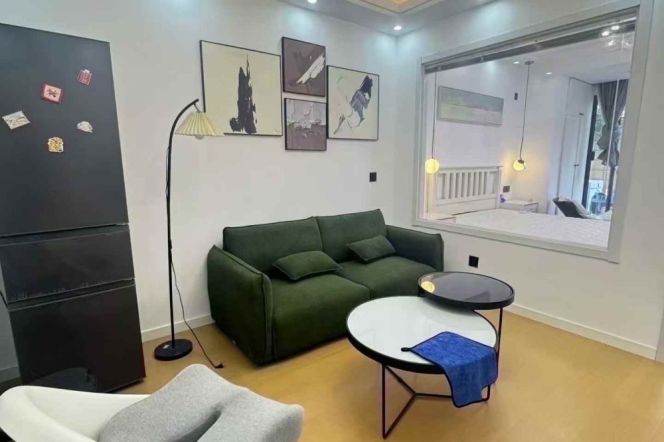 1BR Apartment near Hongqiao Rd Metro with Private Garden (L3/L4/L10)