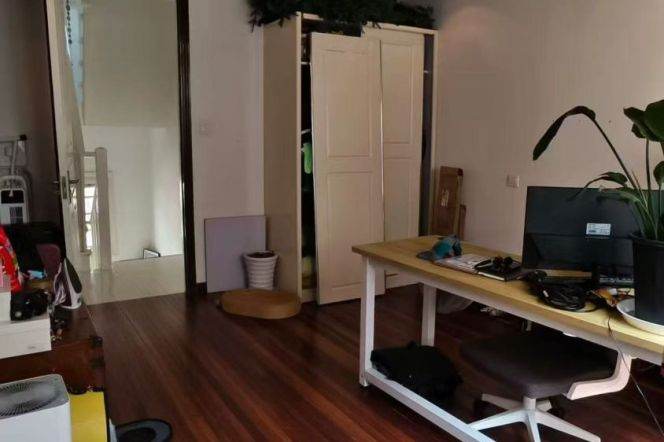 Spacious 2BR Lane House in Old Xuhui with Private Garden