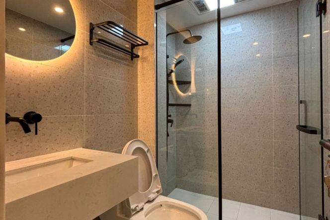 1BR Apartment in Jing'an with Green View (L7)