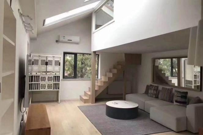 3BR Heritage Apartment in Jing'an with Terrace