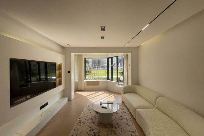 2BR Apartment near Jiangning Rd Metro with Floor-to-Ceiling Windows (L13)