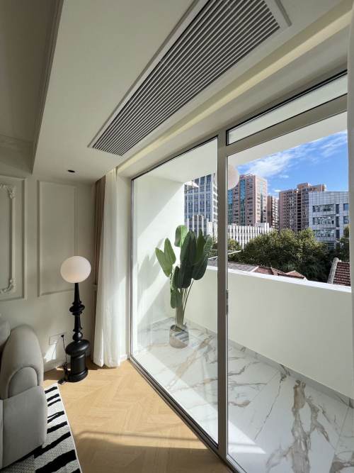 Housing image — Balcony