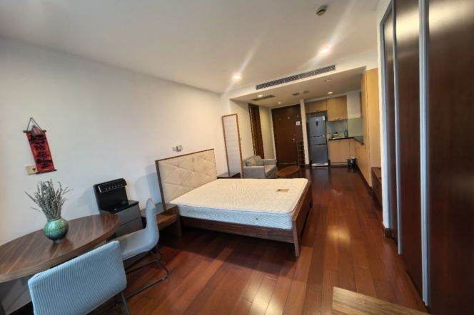 1BR Apartment at River House with River View (L8/L12)