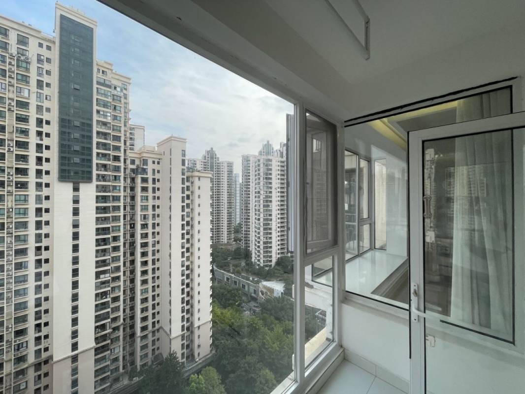 Housing image — Balcony
