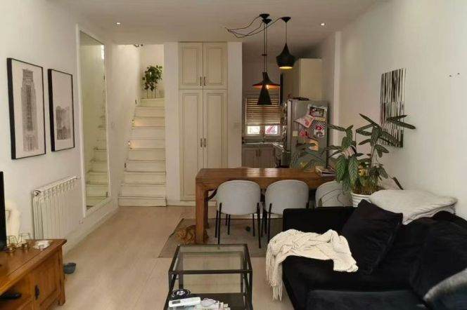 Spacious 2BR Lane House in Old Xuhui with Private Garden