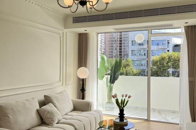 Spacious 1BR Apartment in Old Xuhui with Floor-to-Ceiling Windows