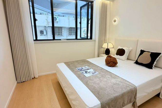 Spacious 1BR Apartment near Jiaotong University Metro