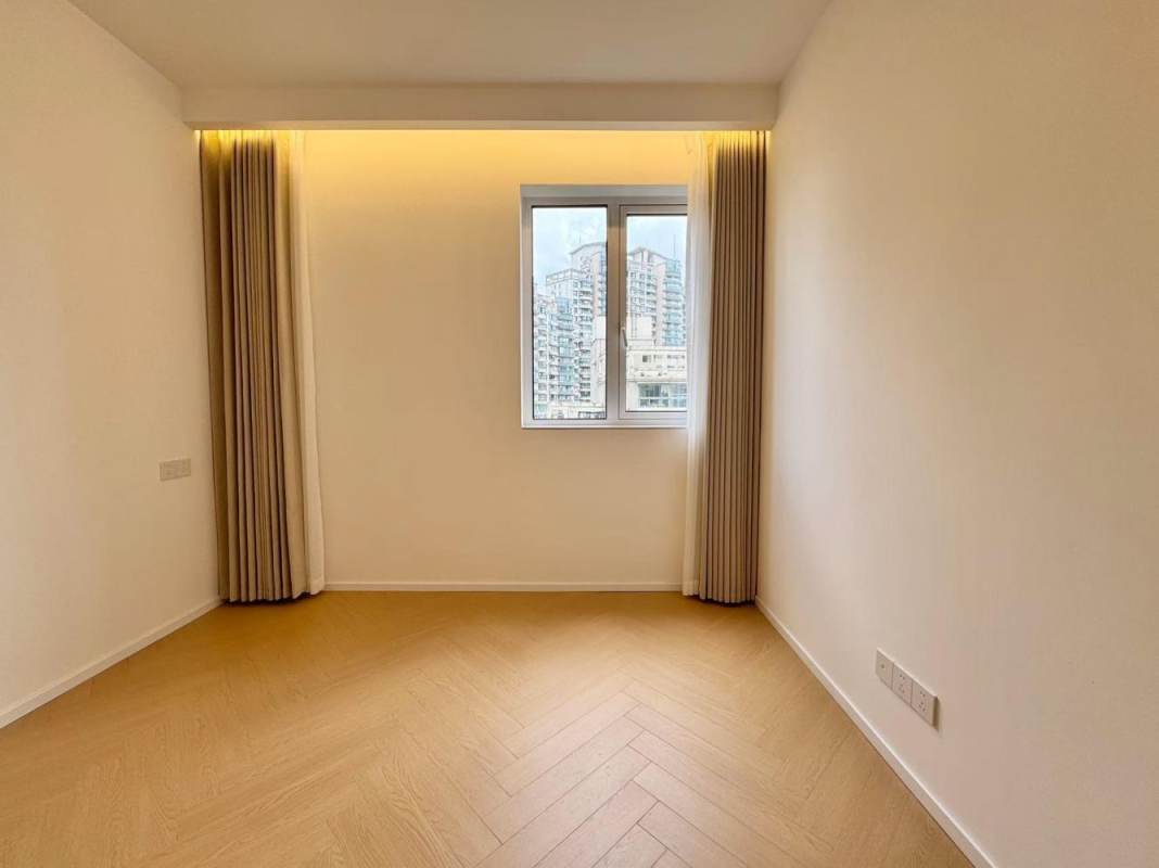 Housing image — Bedroom