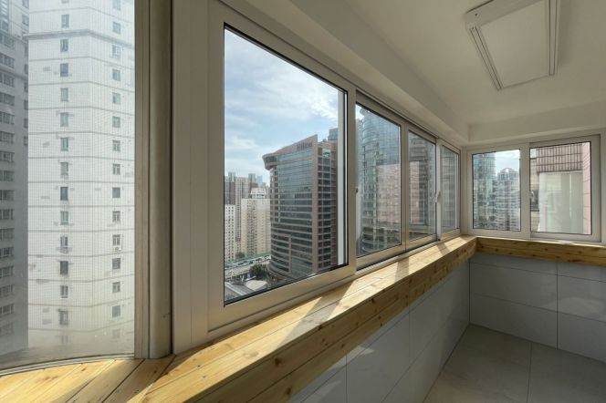 High-Floor Spacious 1BR Apartment in Jing'an with Floor-to-Ceiling Windows (L2/L11)